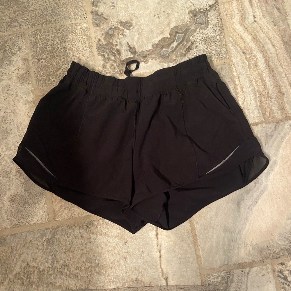 Lululemon hotty hot shorts size 12